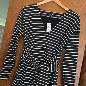 A Pea In the pod maternity dress, medium, NWT